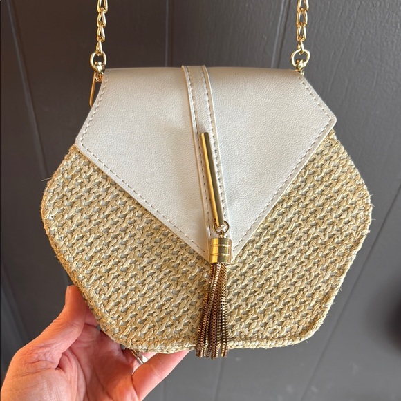 Elegant White and Tan Women's Bag - Picture 3 of 11